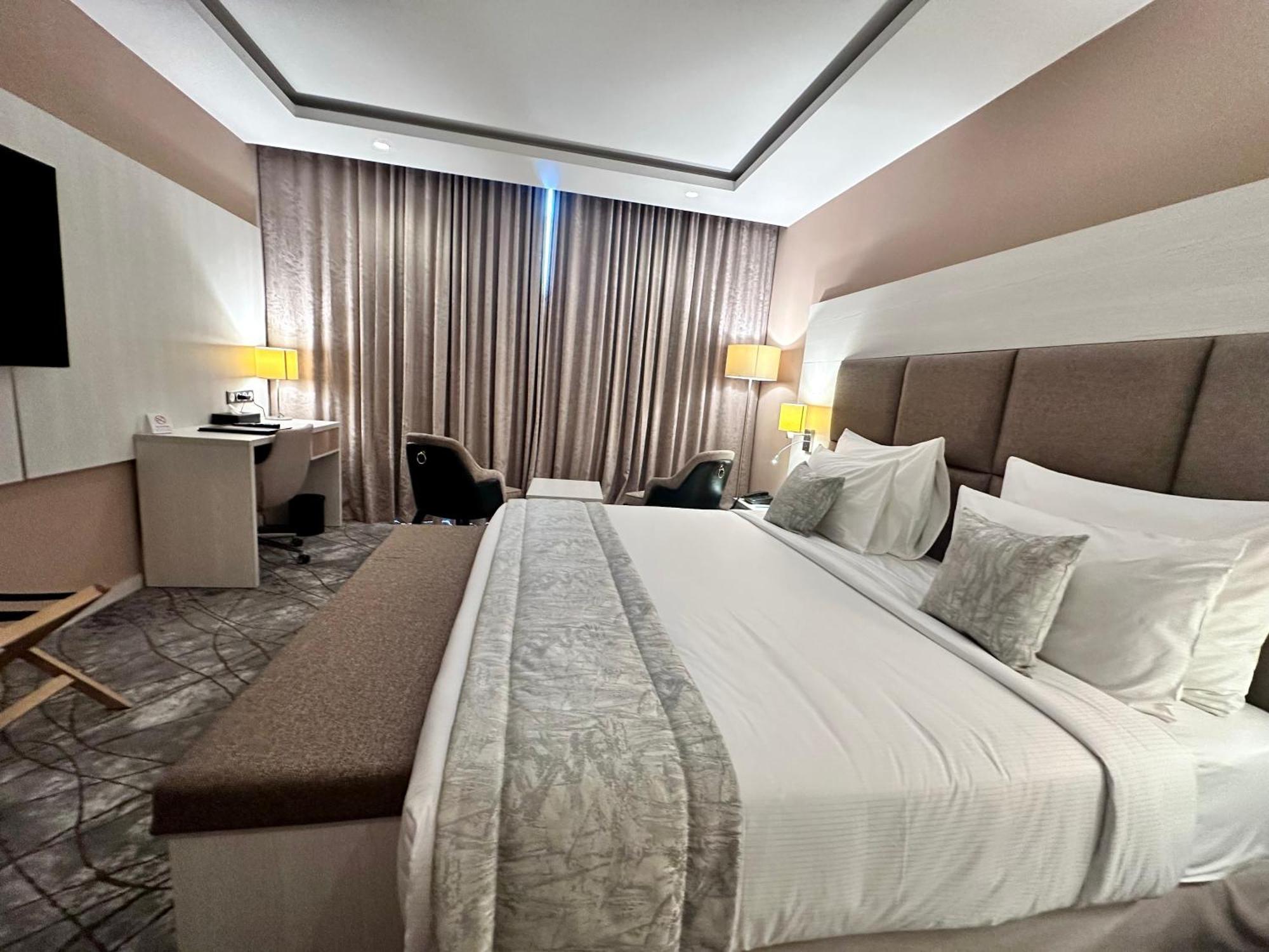 2H Hotel Oran Exteriér fotografie